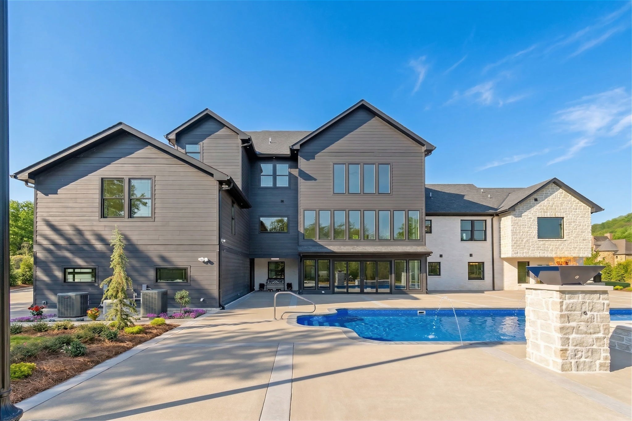 102 Steeplechase Ln