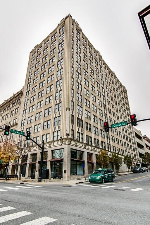 700 Church St Unit: 801