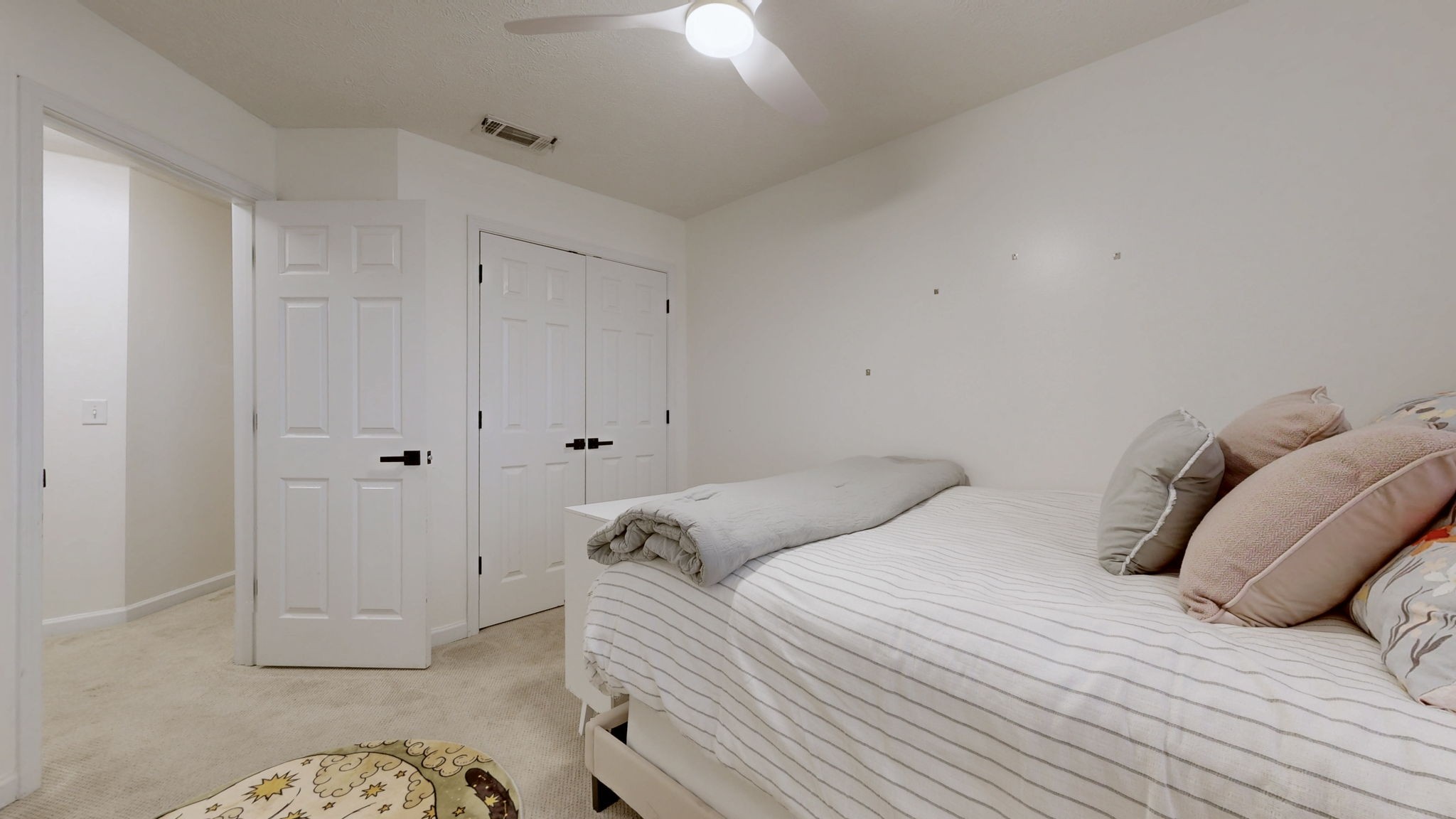 1367 Crown Point Pl