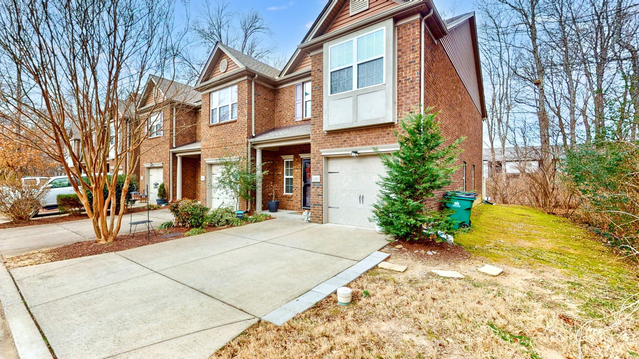 1367 Crown Point Pl