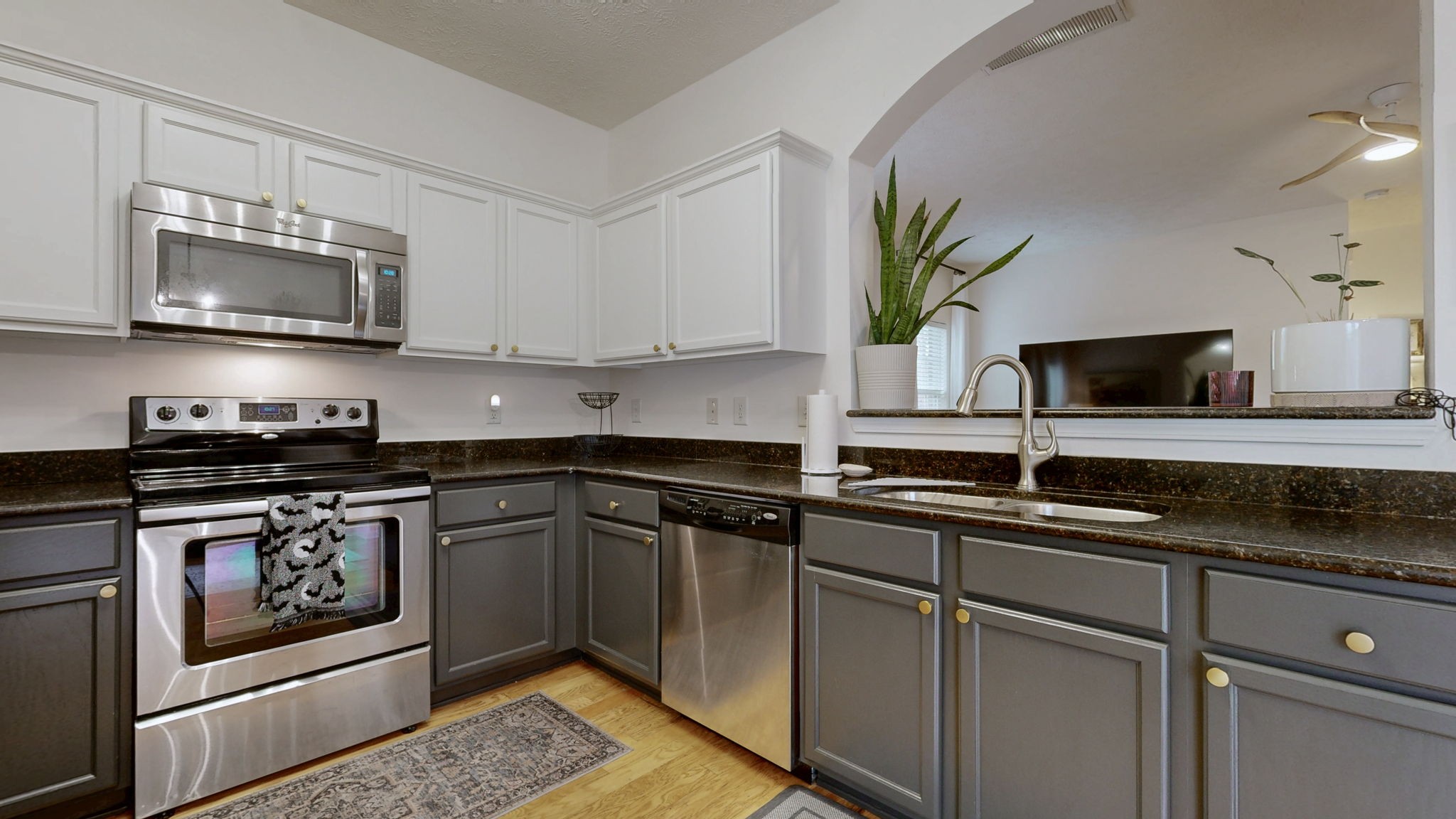 1367 Crown Point Pl