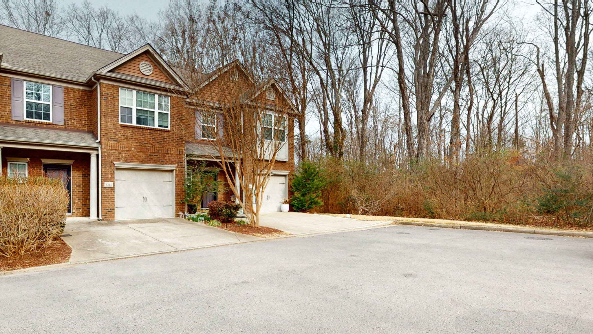 1367 Crown Point Pl