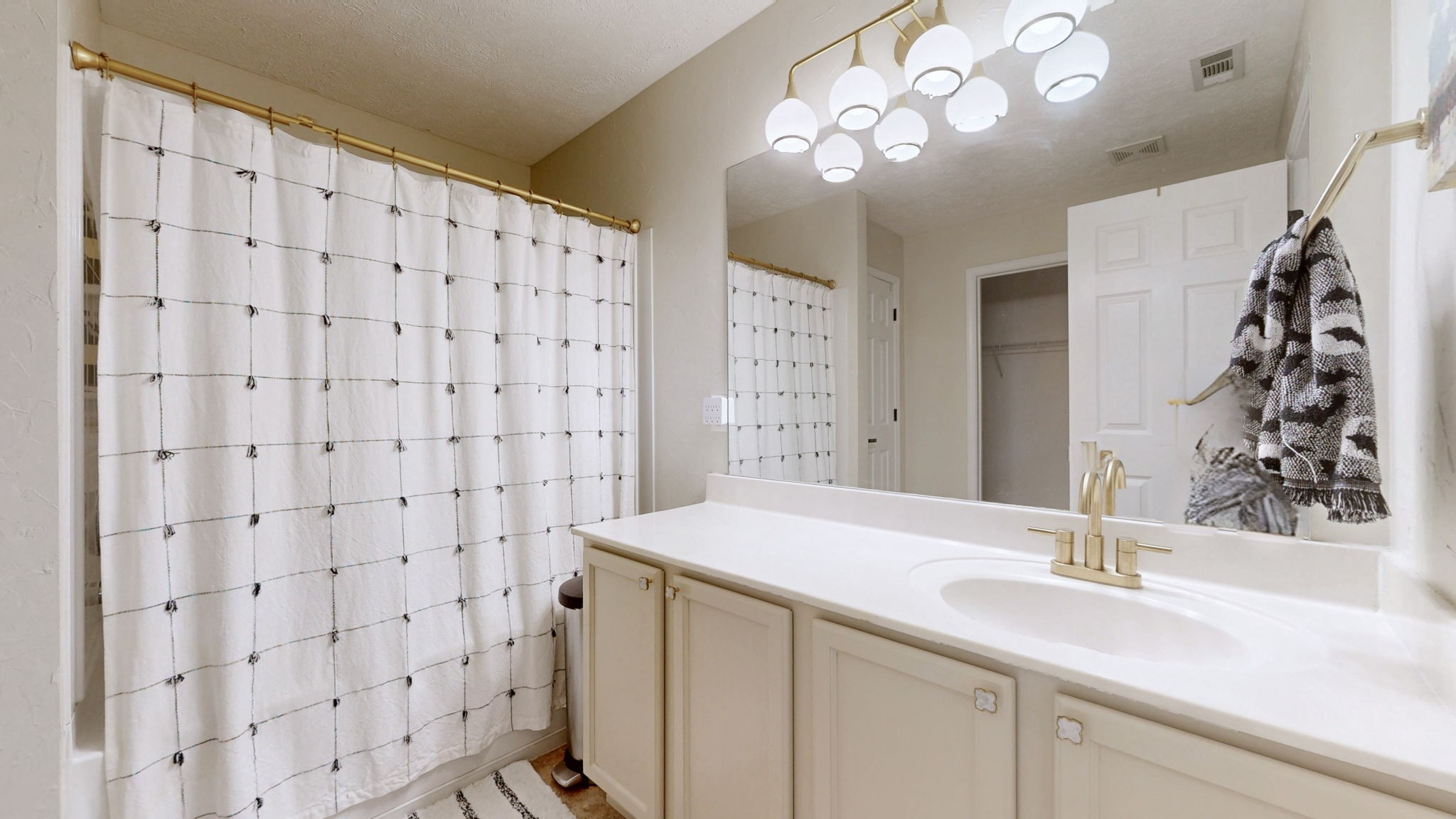 1367 Crown Point Pl