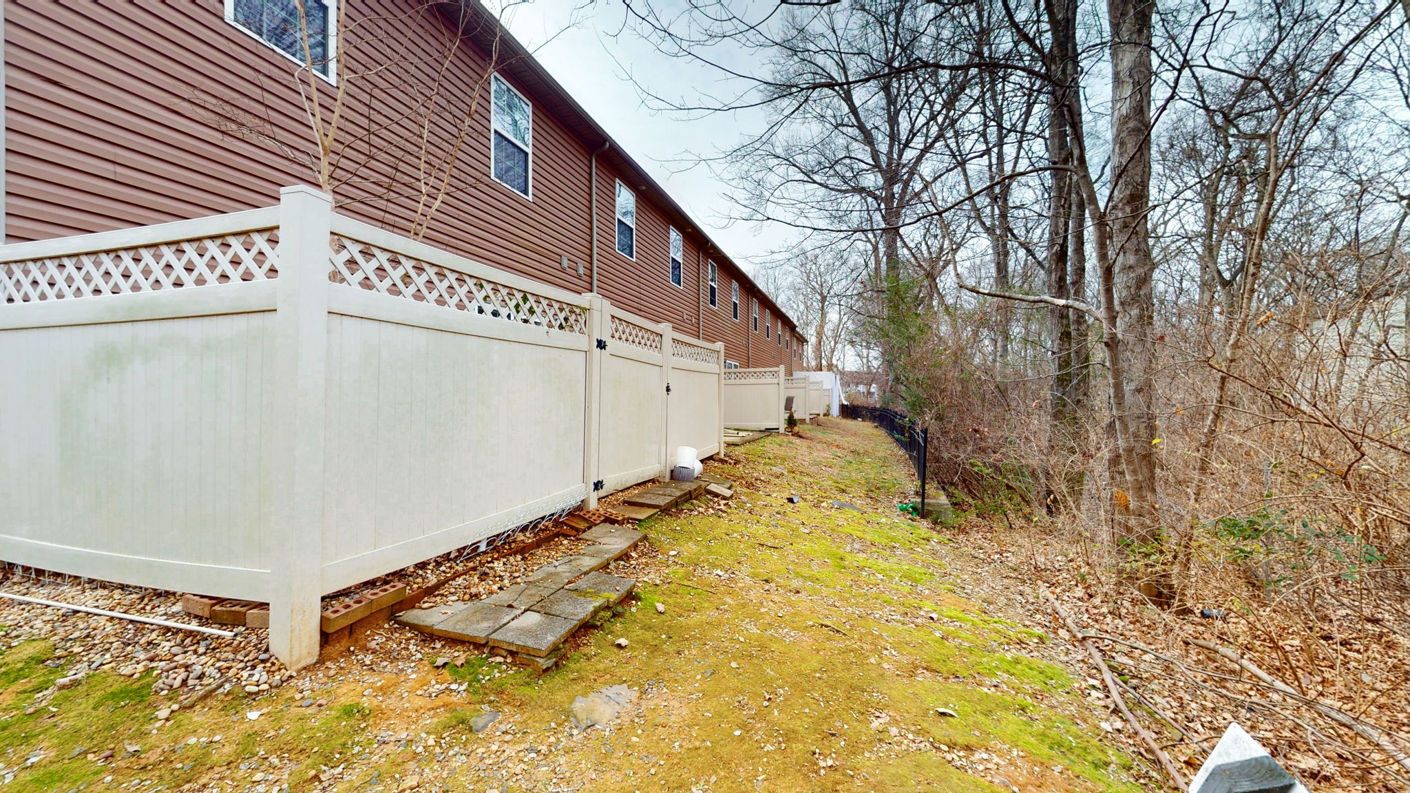 1367 Crown Point Pl