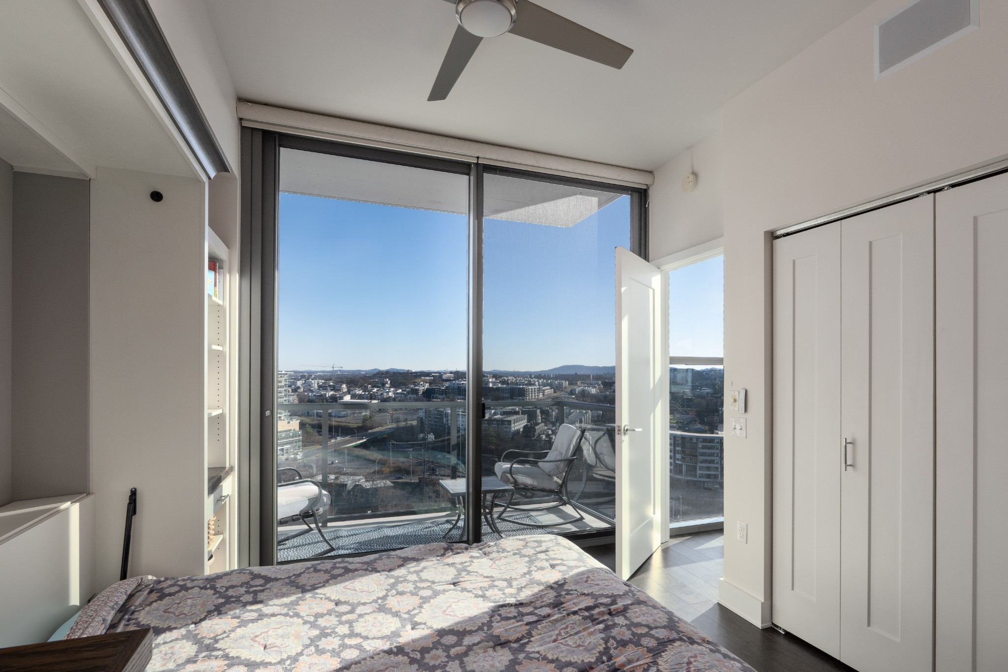 1212 Laurel St Unit: 1713 (B6)