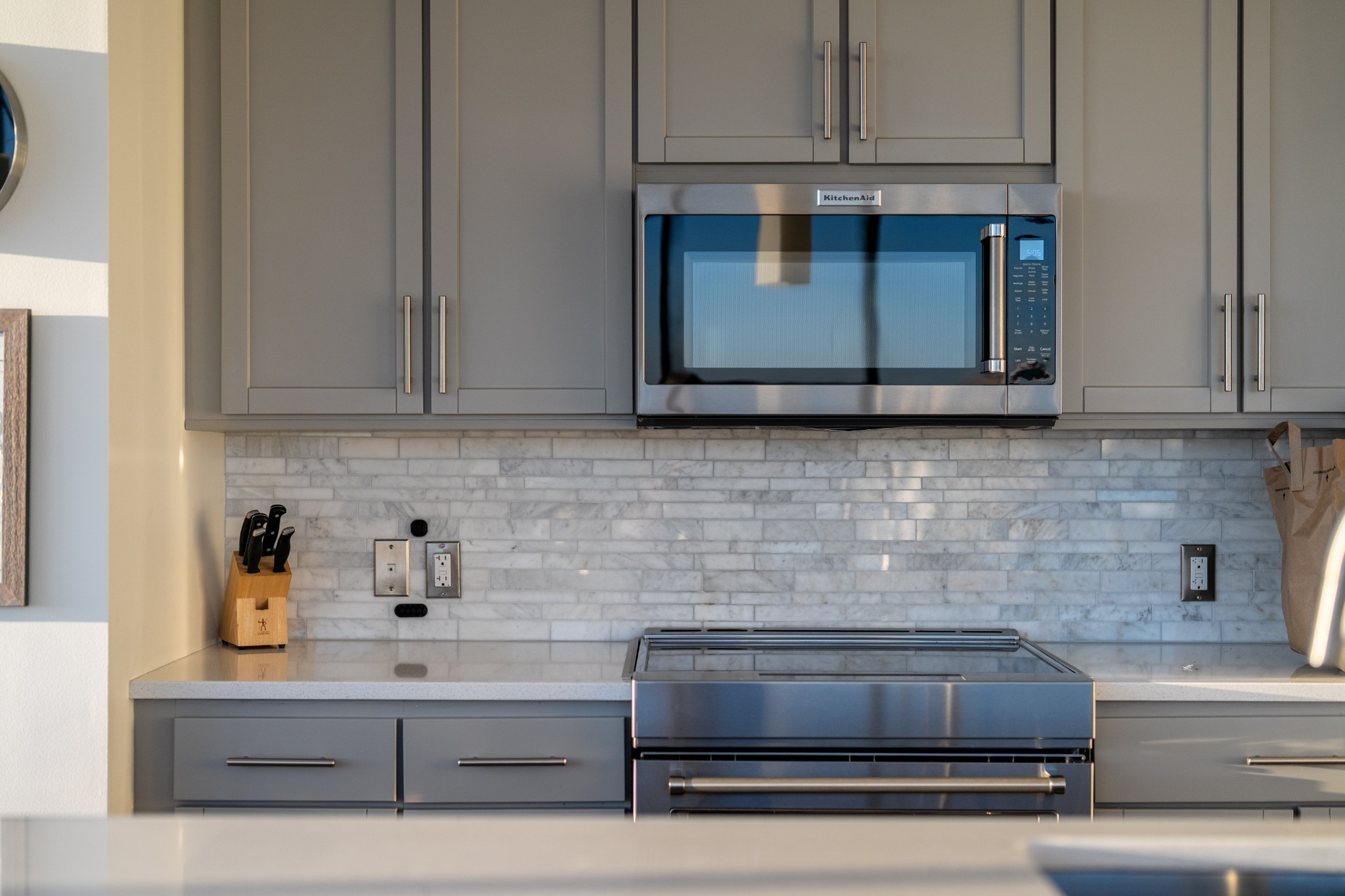 1212 Laurel St Unit: 1713 (B6)