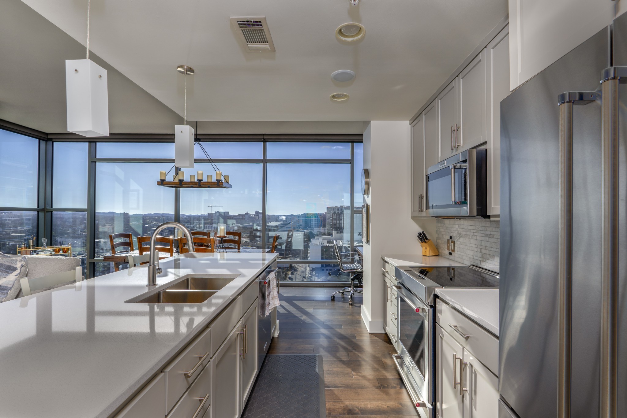 1212 Laurel St Unit: 1713 (B6)