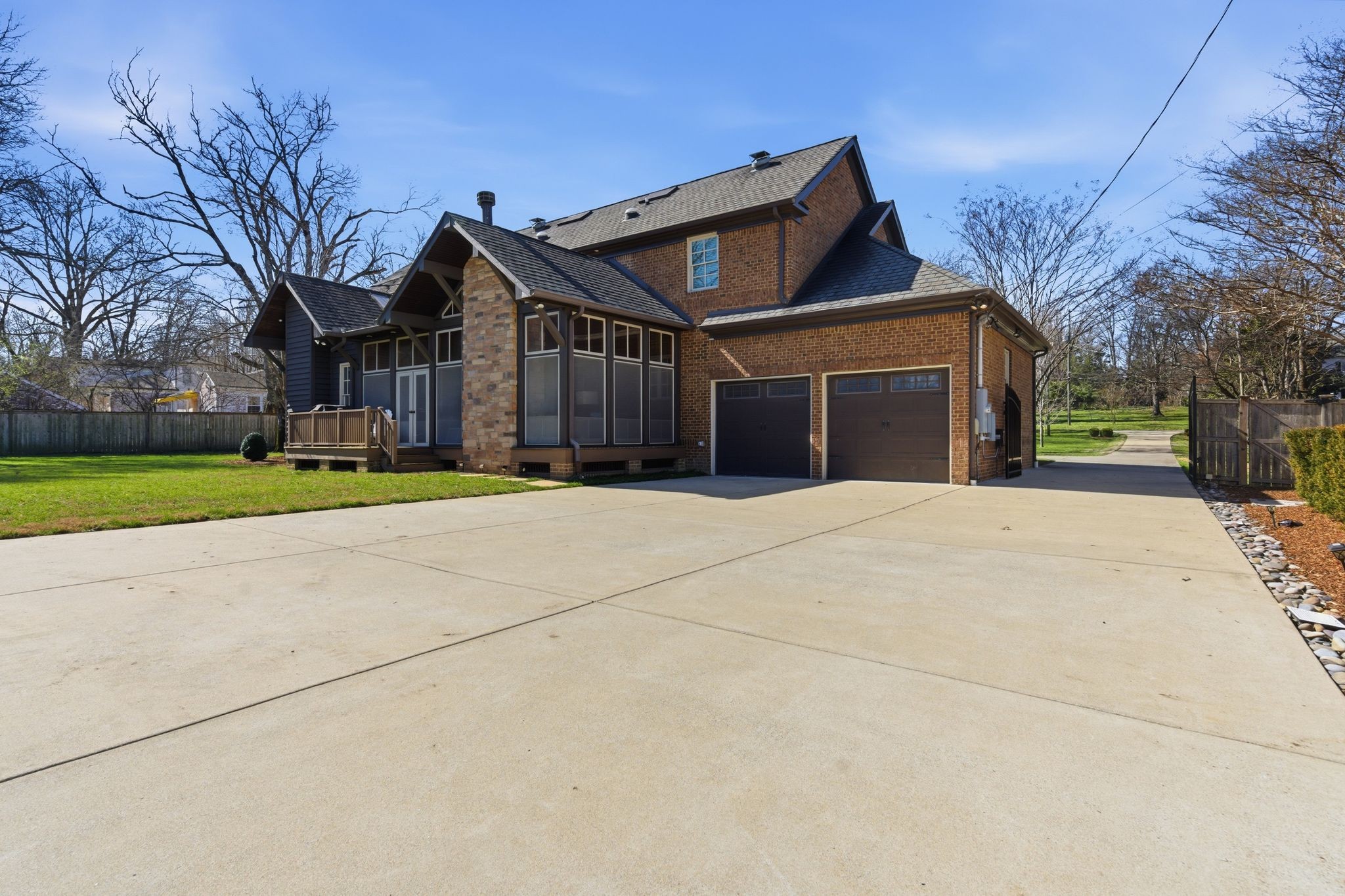 504 Lynnwood Blvd