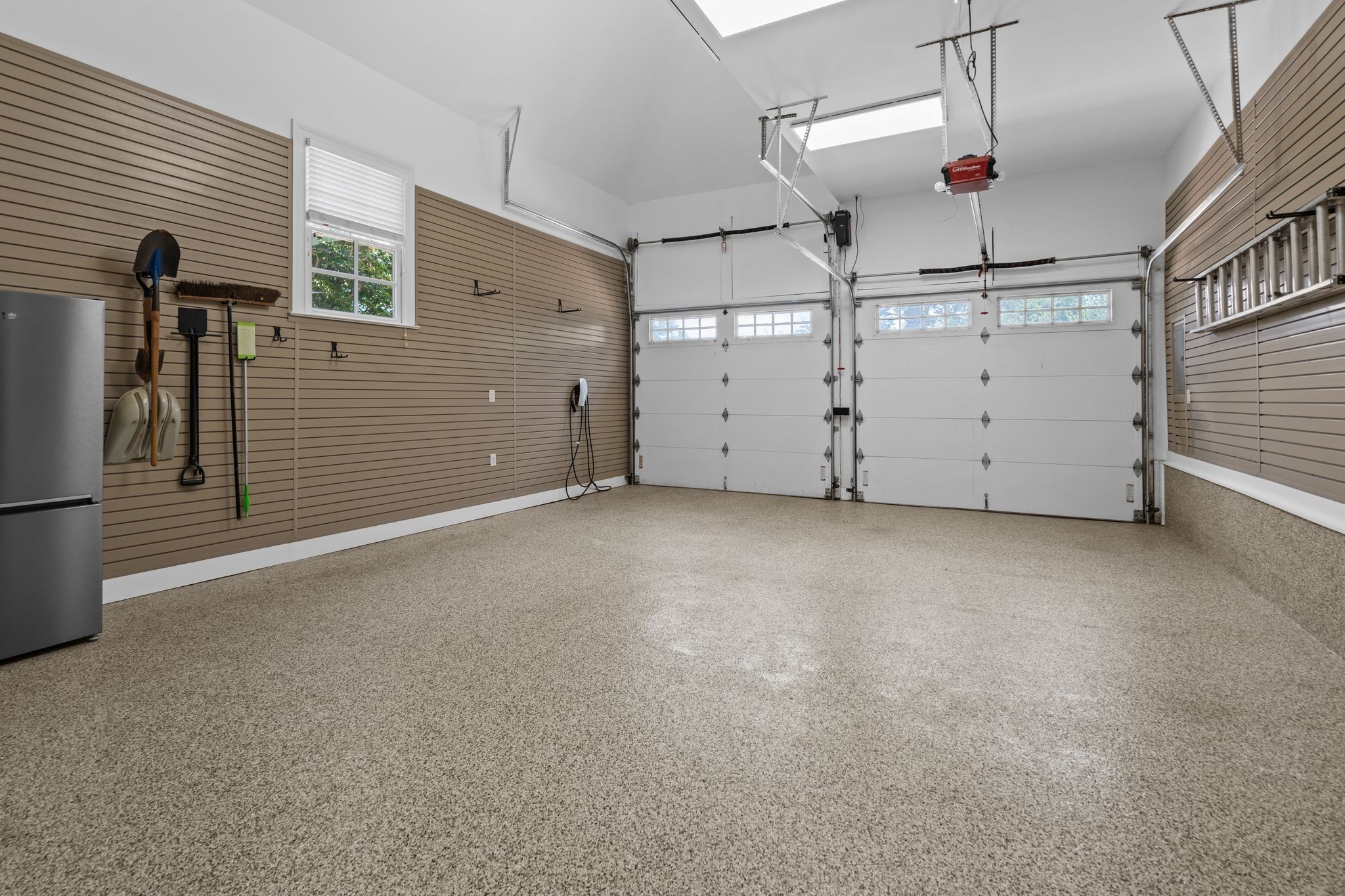 504 Lynnwood Blvd
