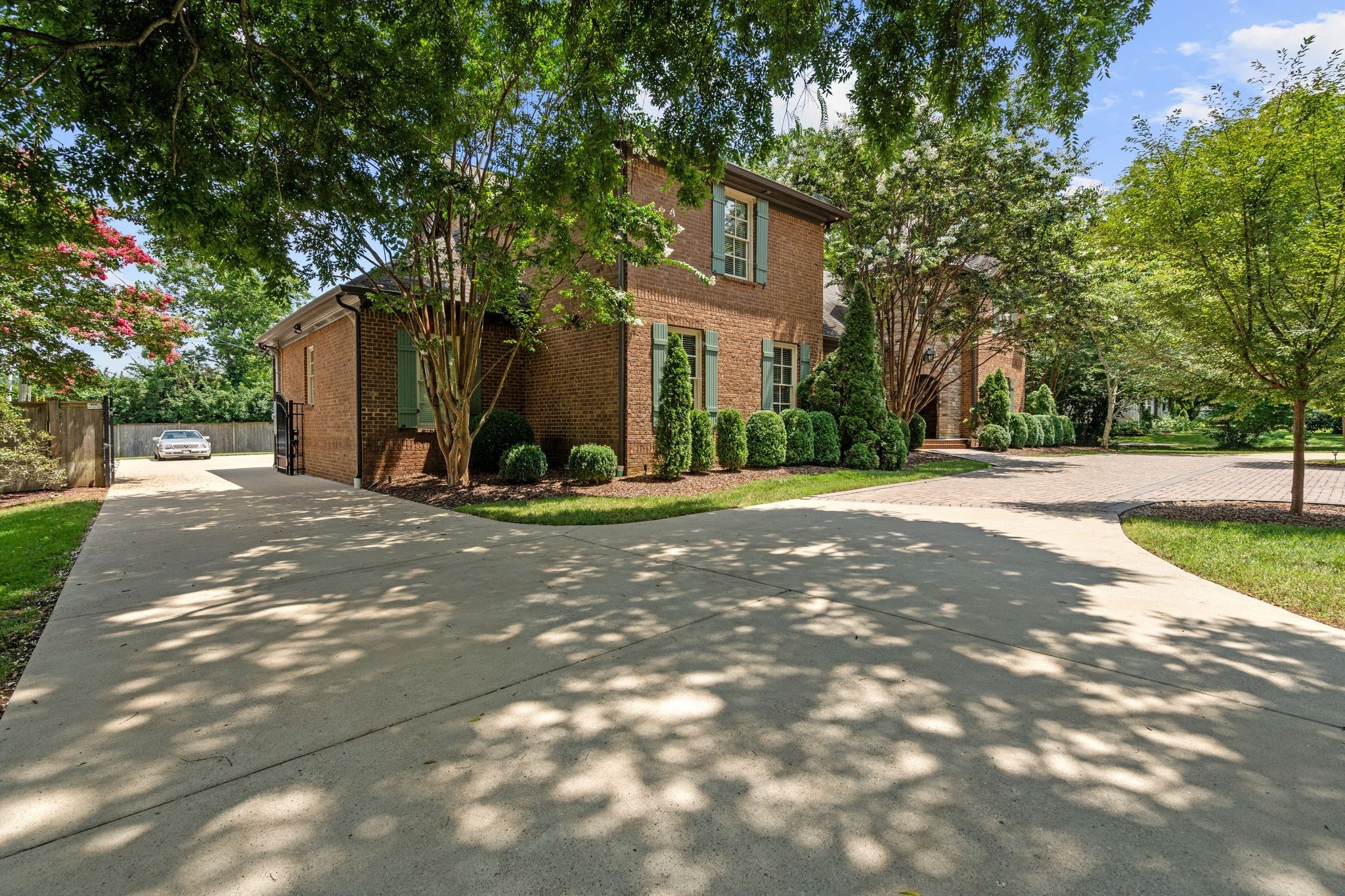 504 Lynnwood Blvd