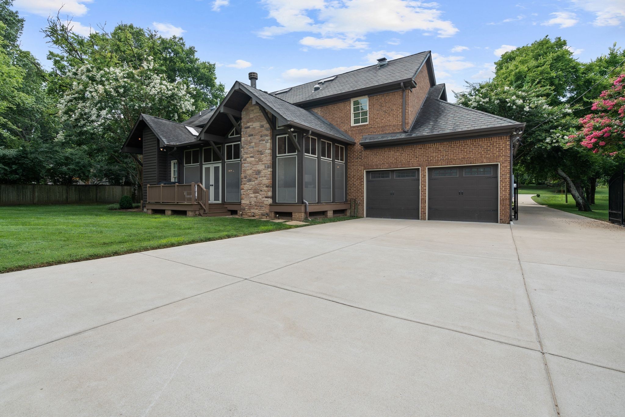 504 Lynnwood Blvd