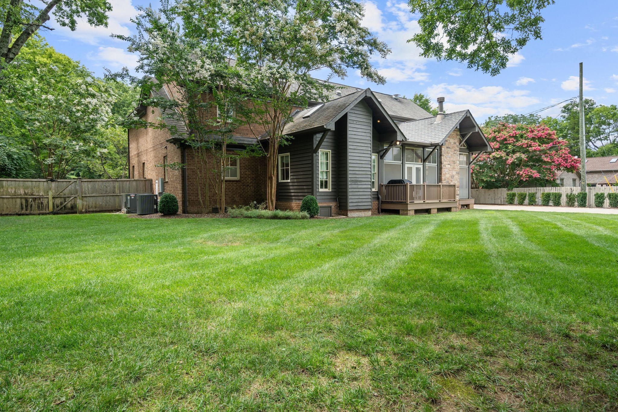 504 Lynnwood Blvd
