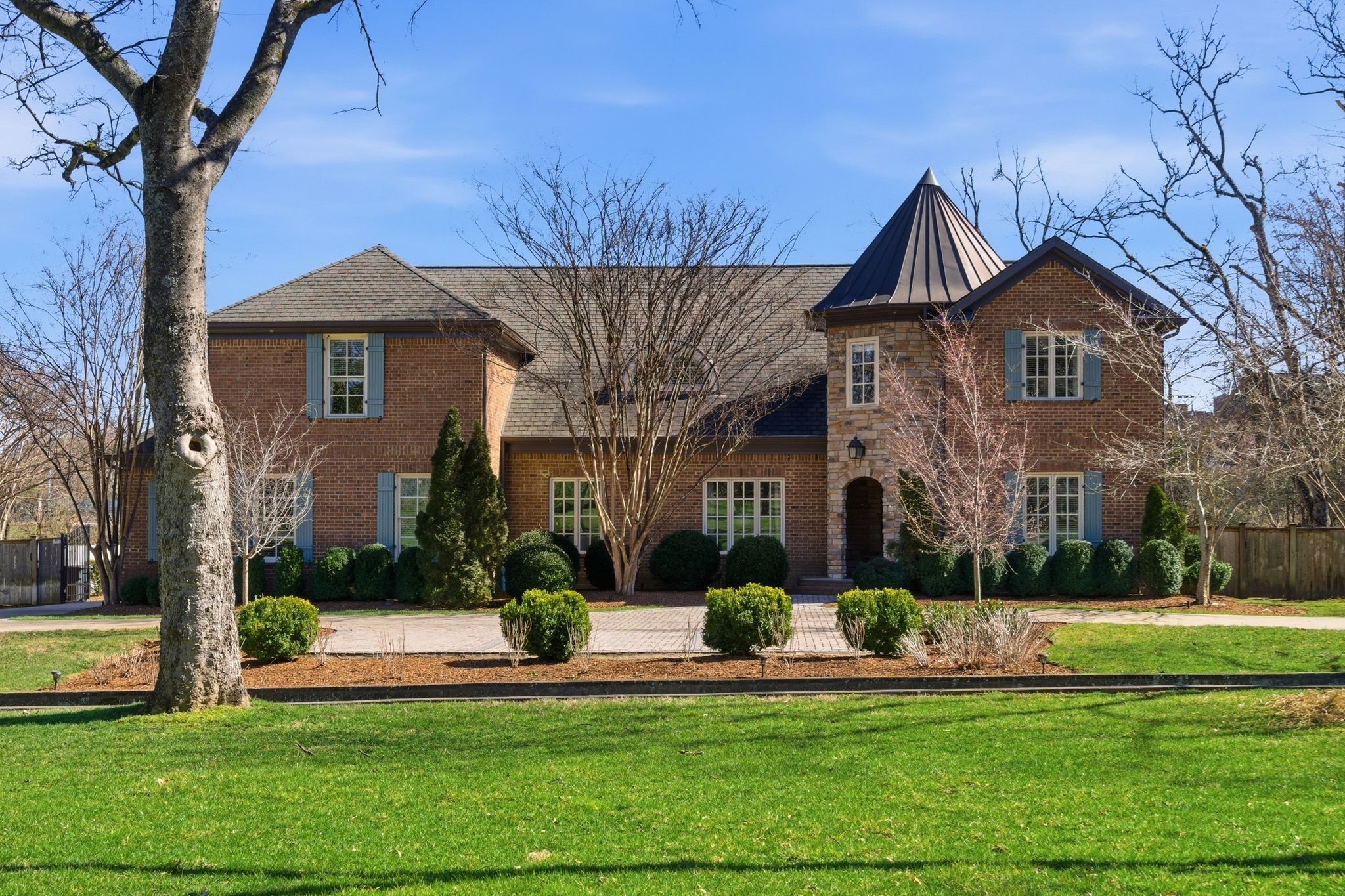 504 Lynnwood Blvd