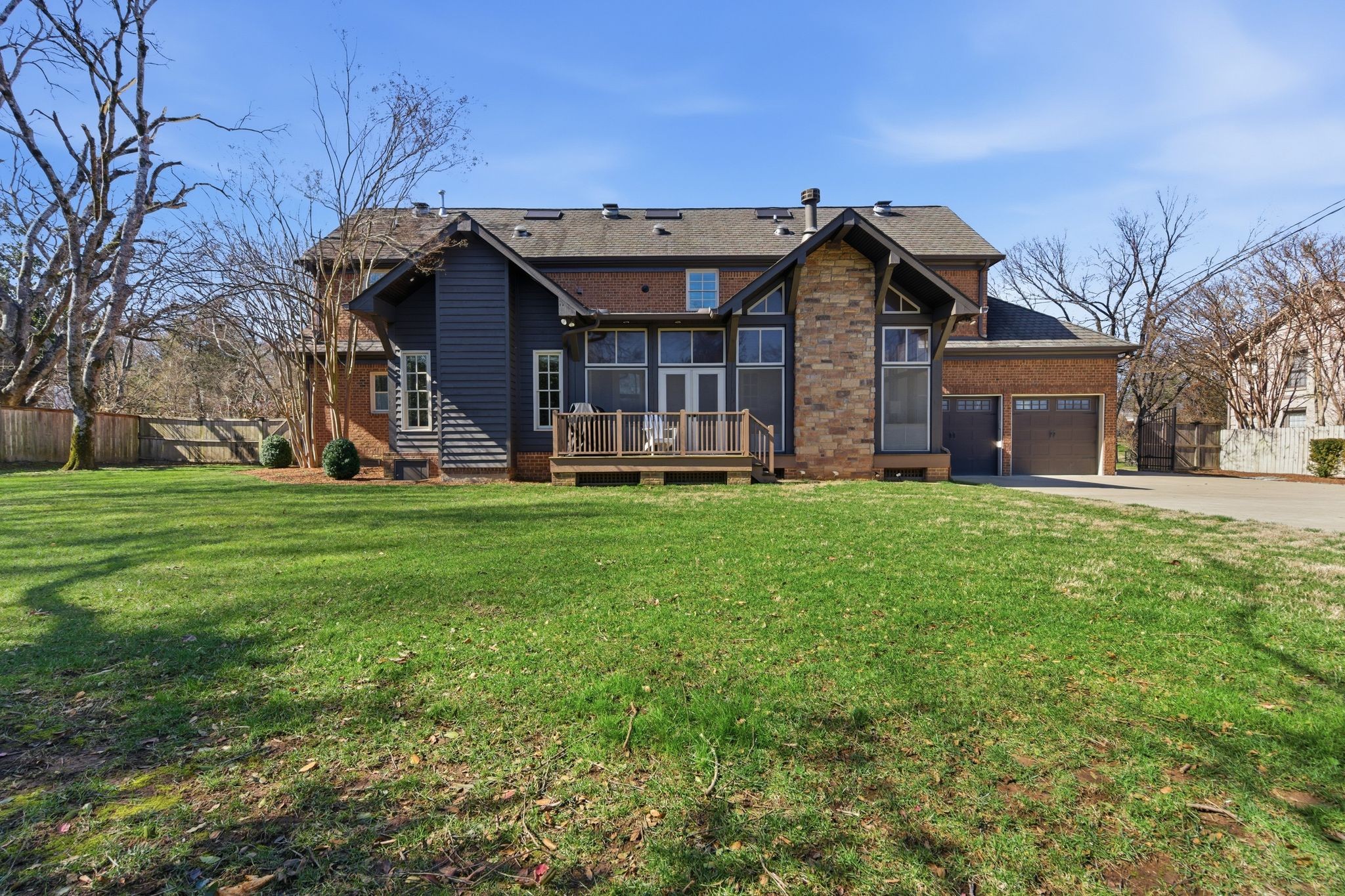 504 Lynnwood Blvd