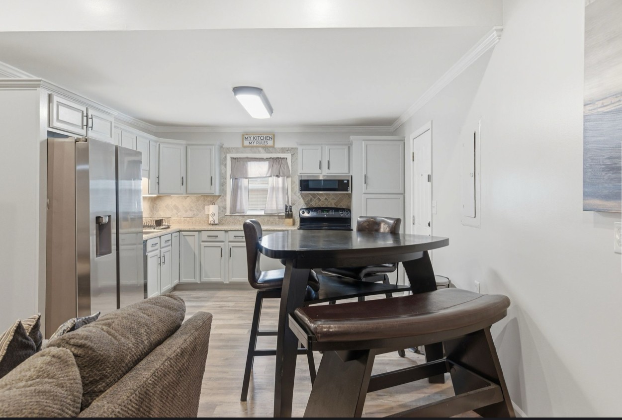 312 Farris Ave