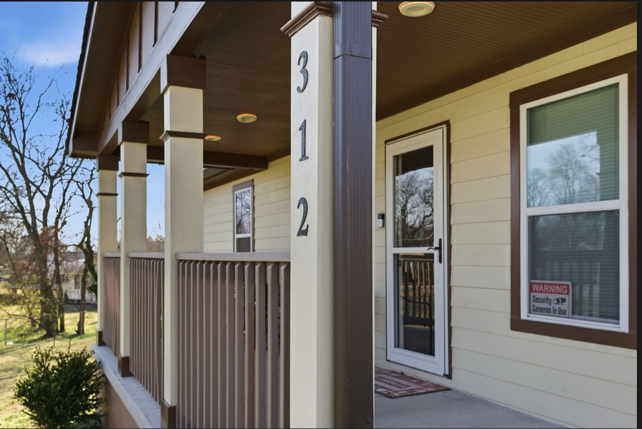 312 Farris Ave