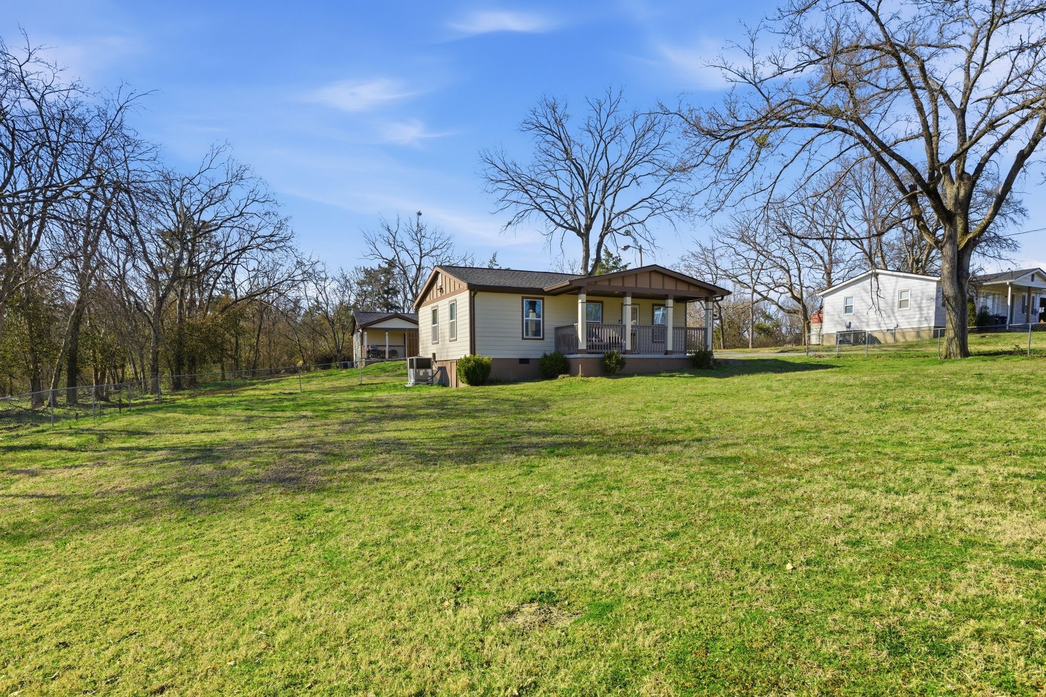 312 Farris Ave