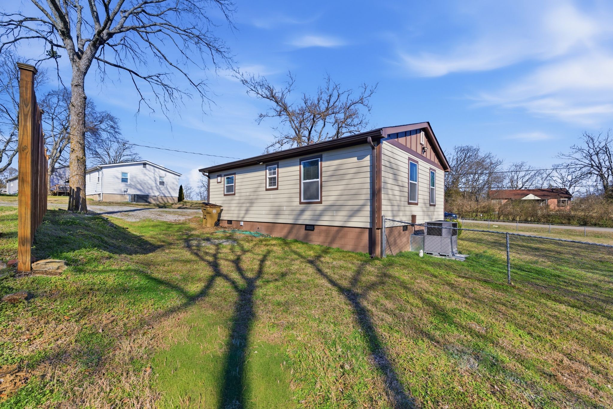 312 Farris Ave