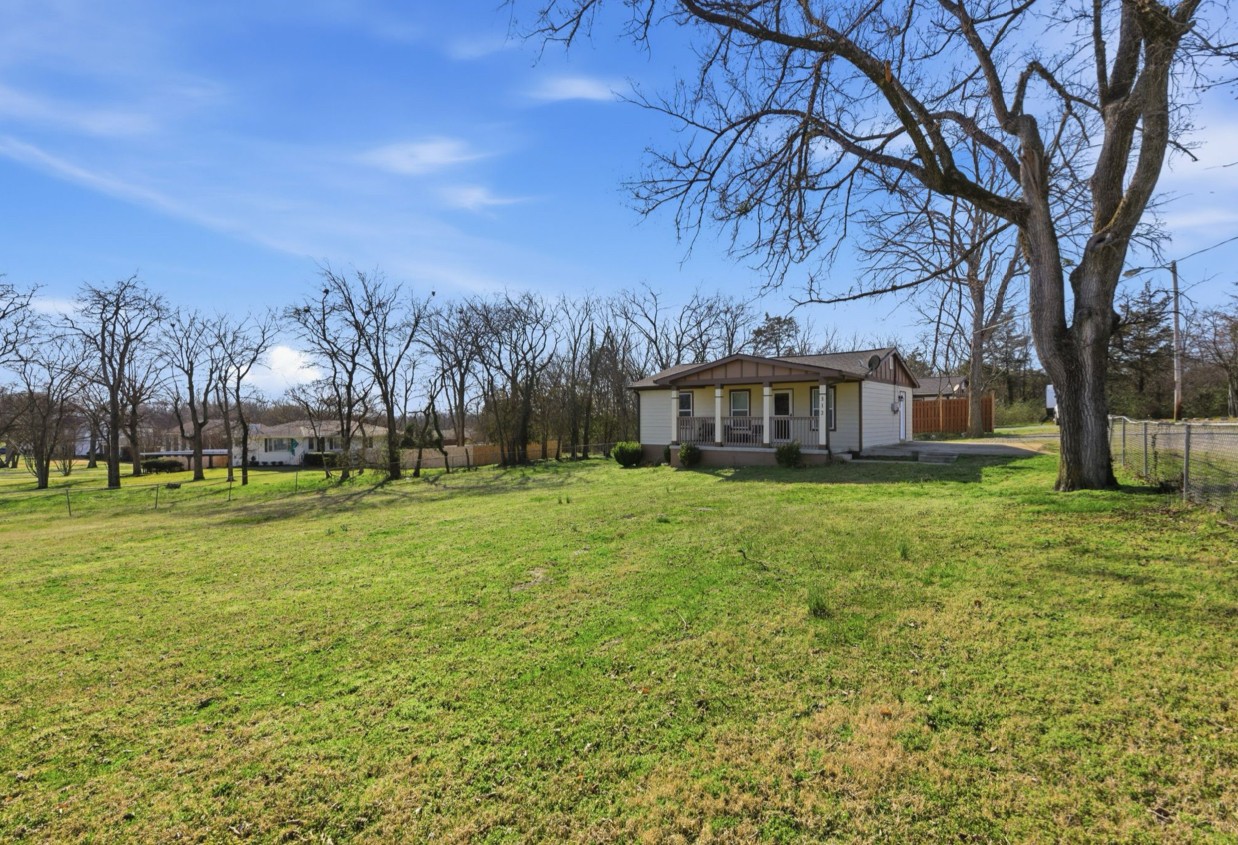 312 Farris Ave