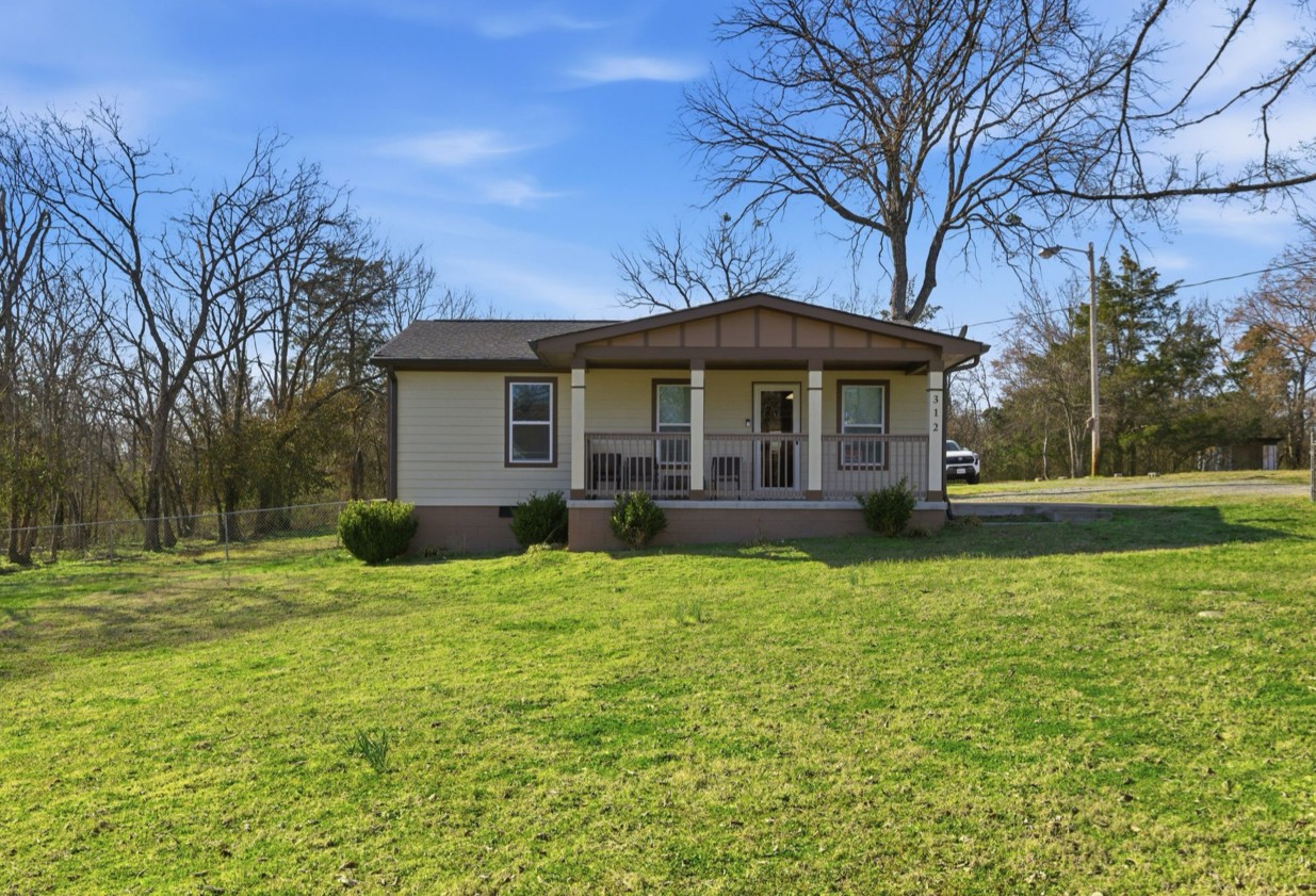 312 Farris Ave