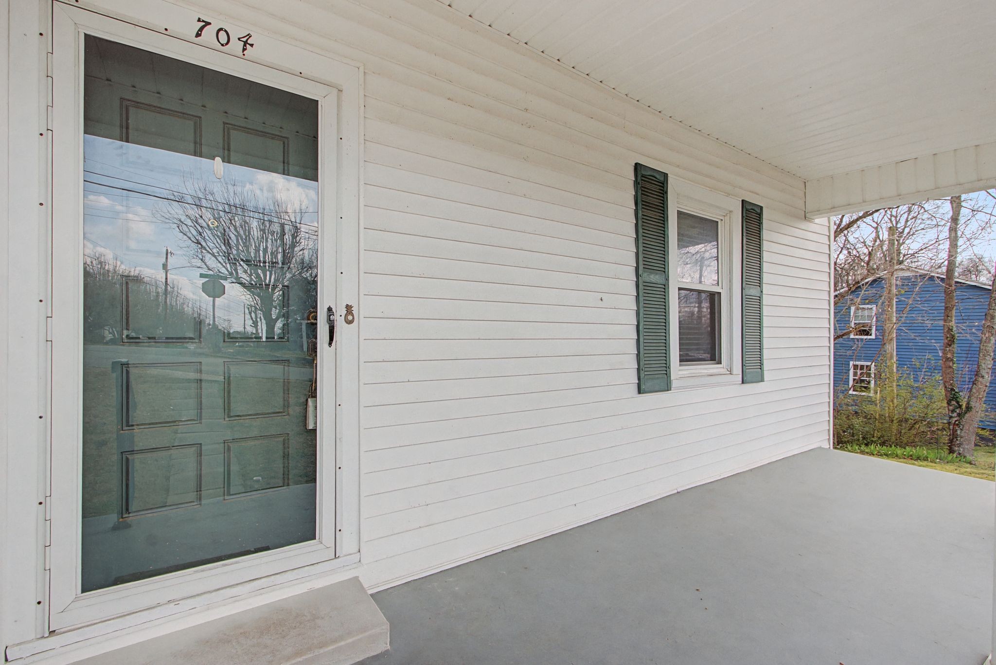 704 Fleming St