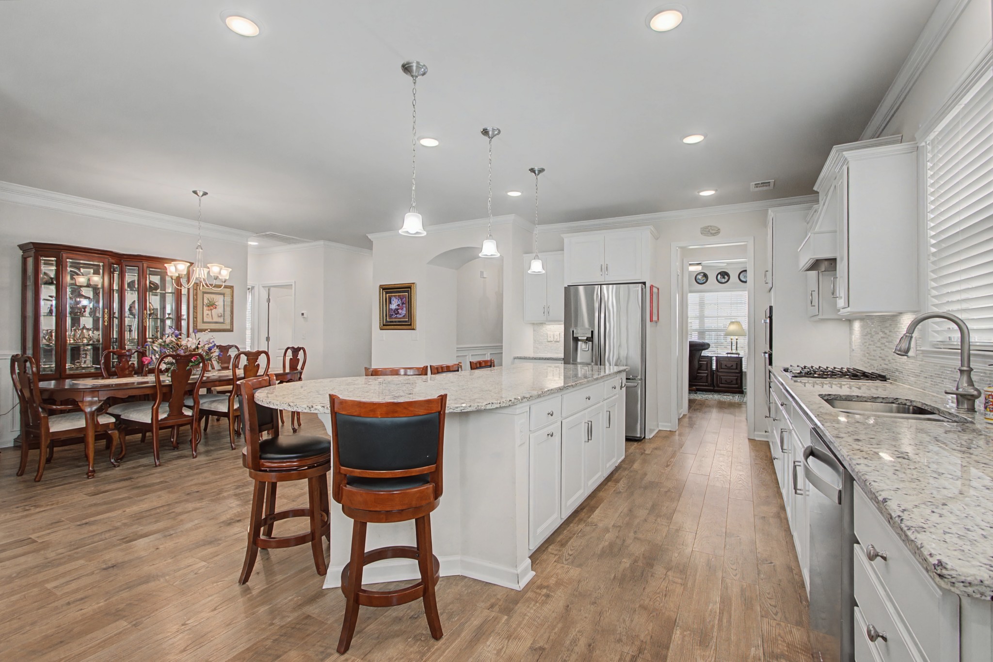 817 Clay Pl