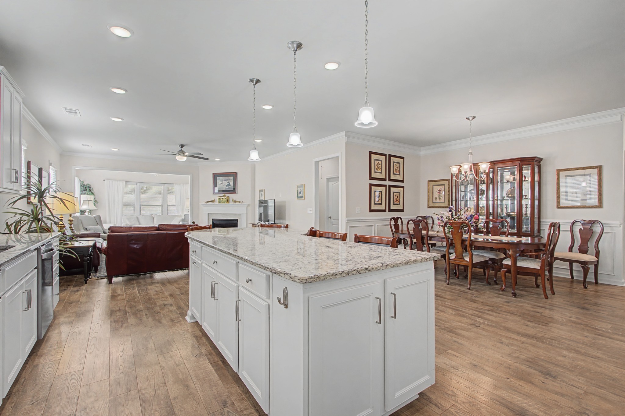 817 Clay Pl