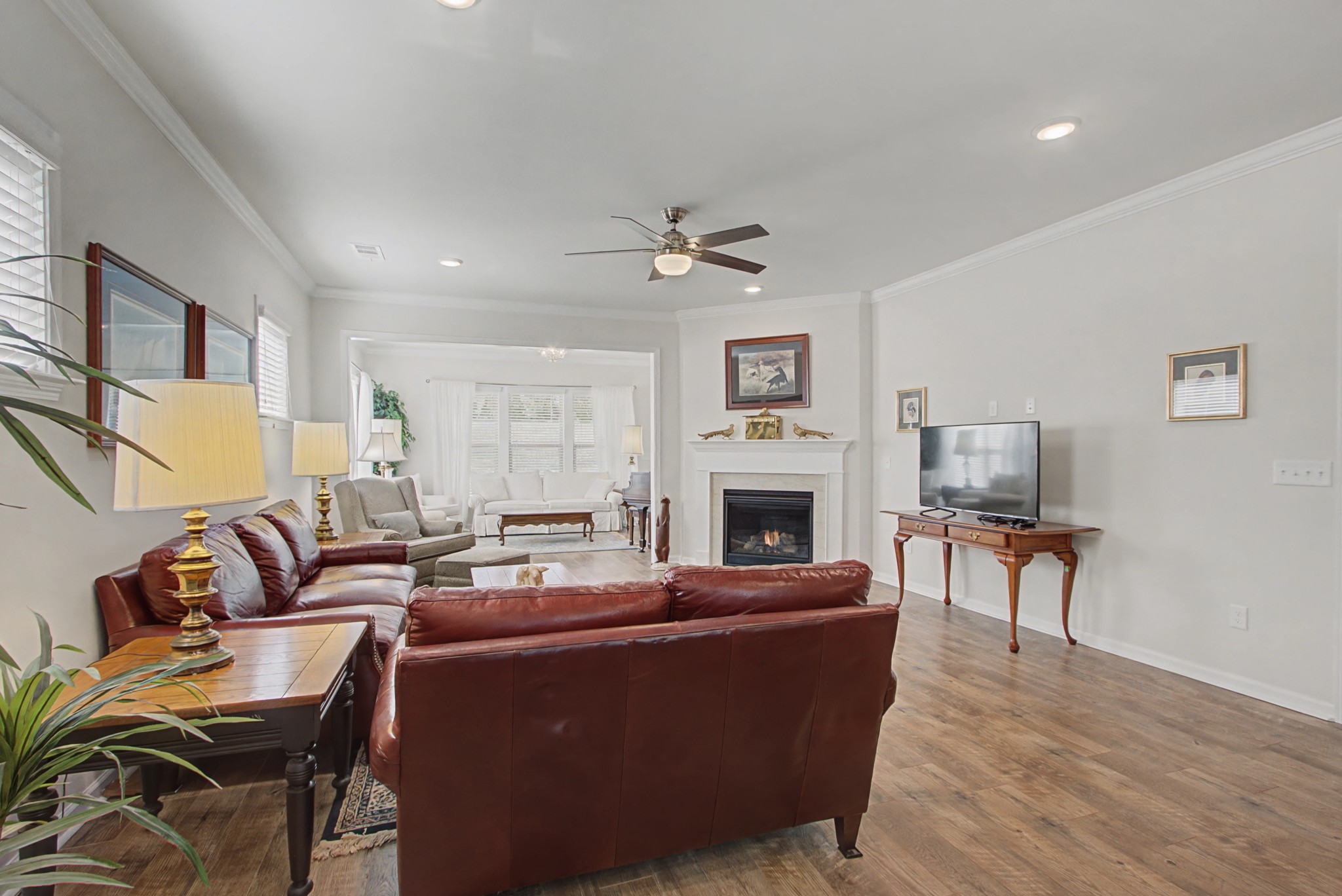 817 Clay Pl