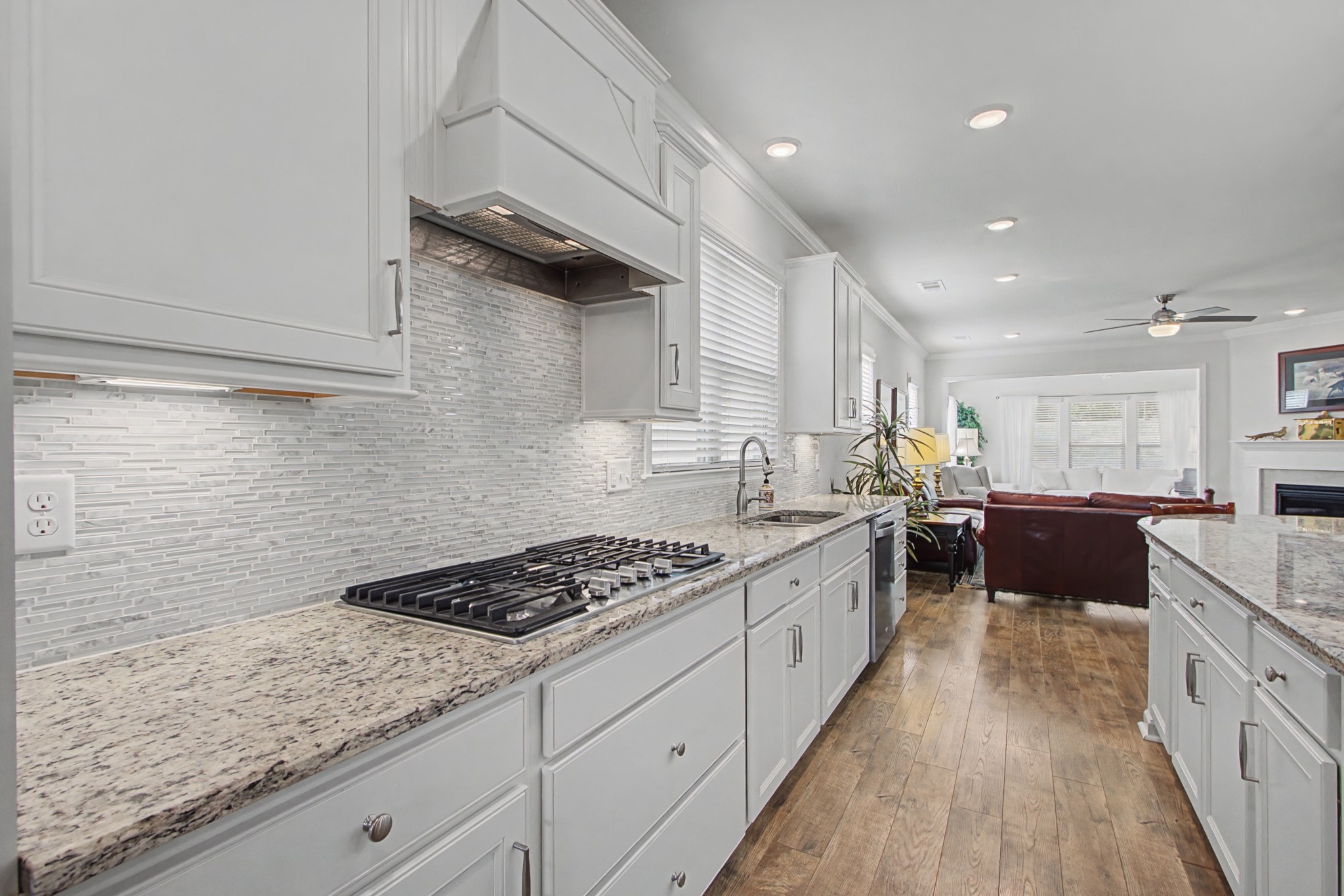 817 Clay Pl