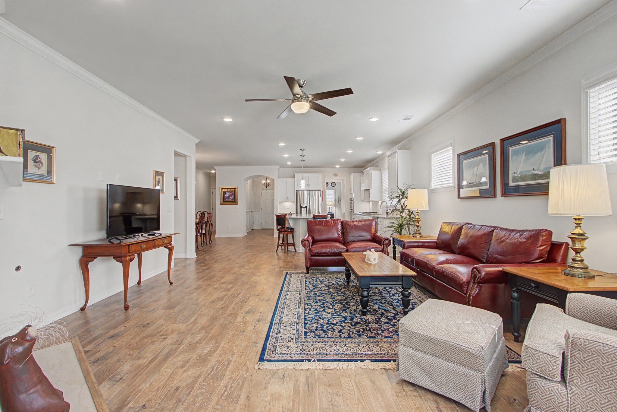 817 Clay Pl
