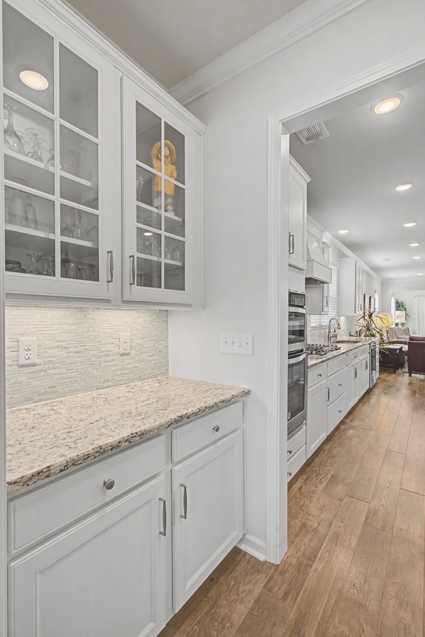 817 Clay Pl
