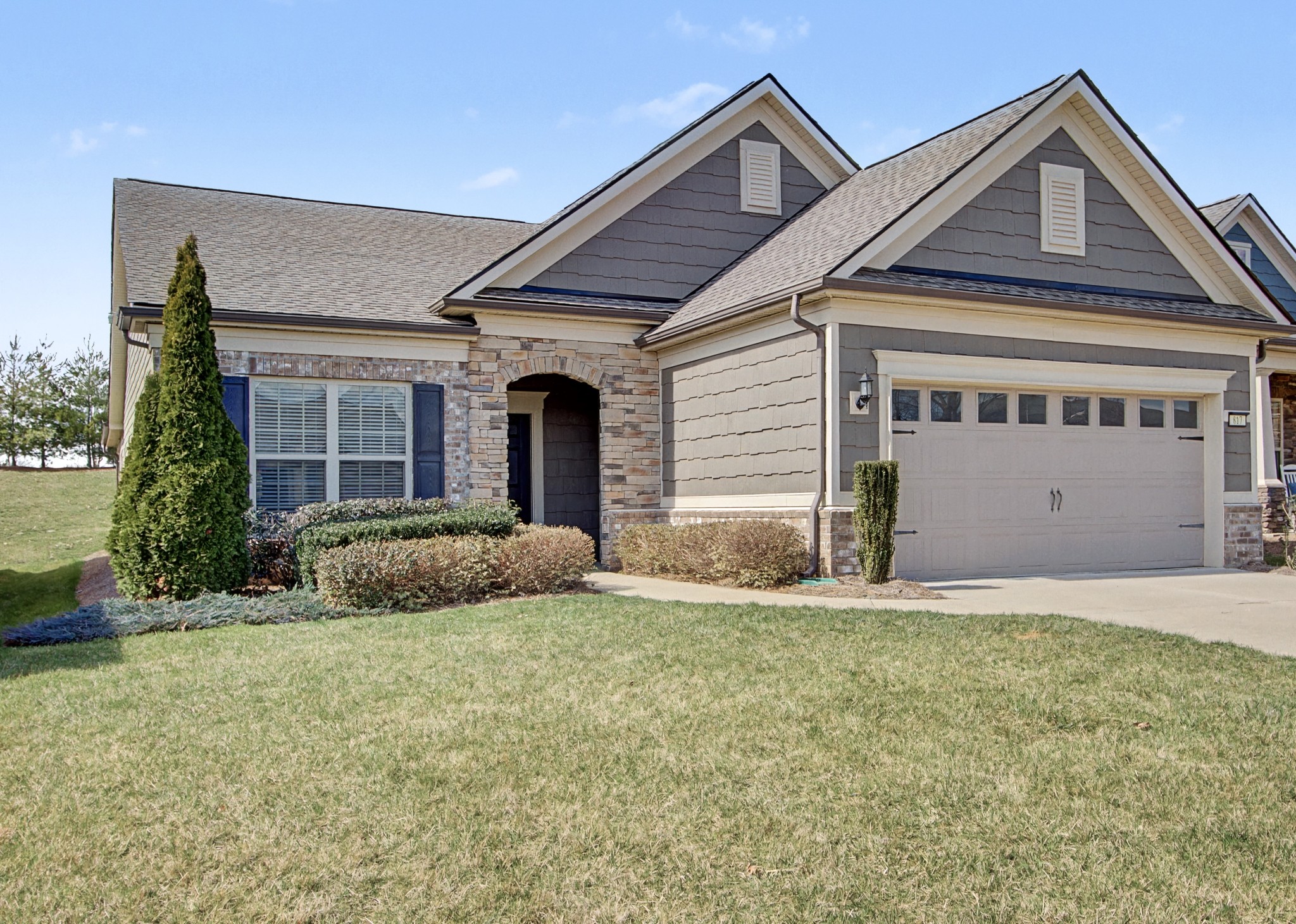 817 Clay Pl