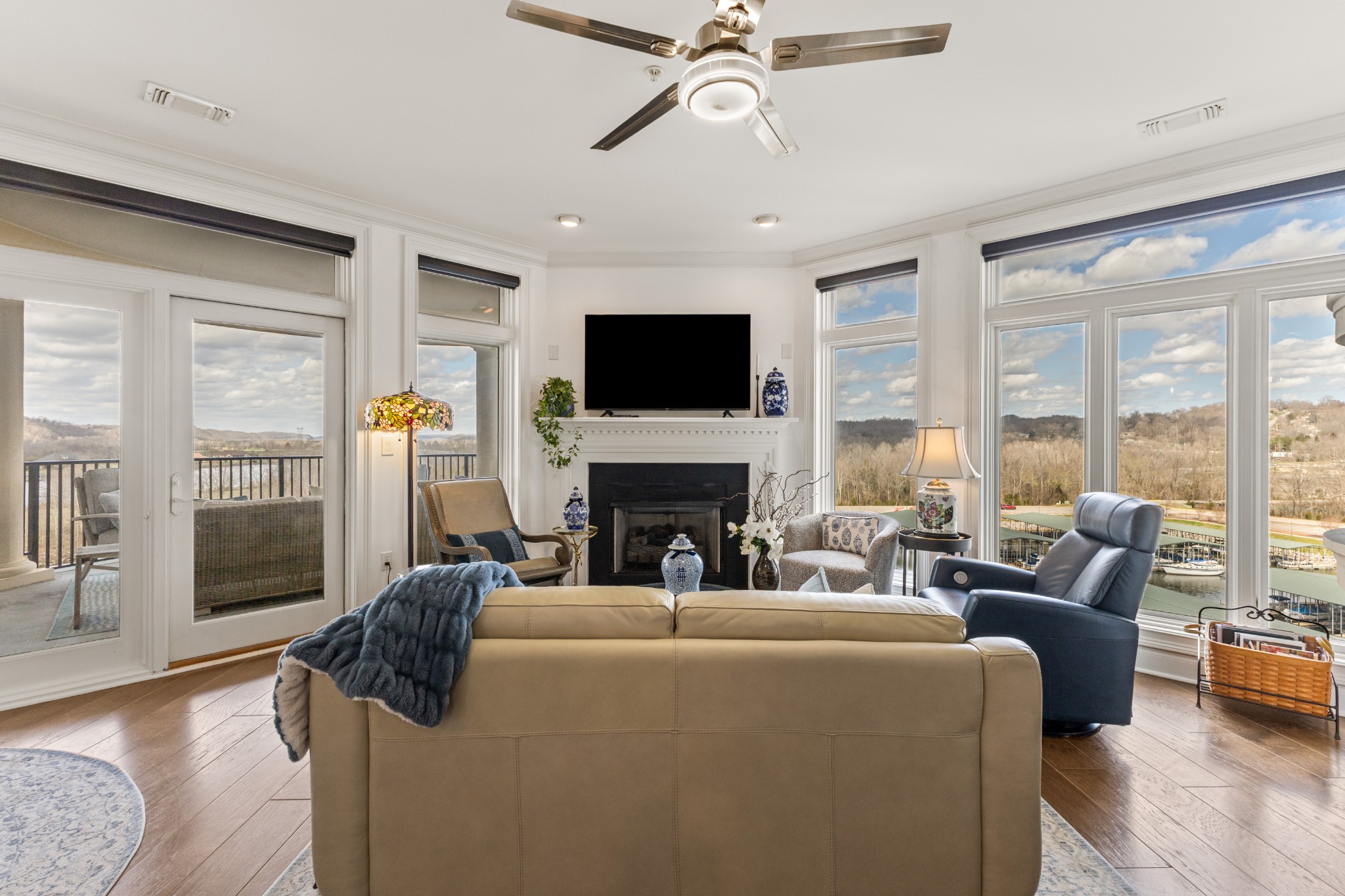 400 Warioto Way Unit: 706