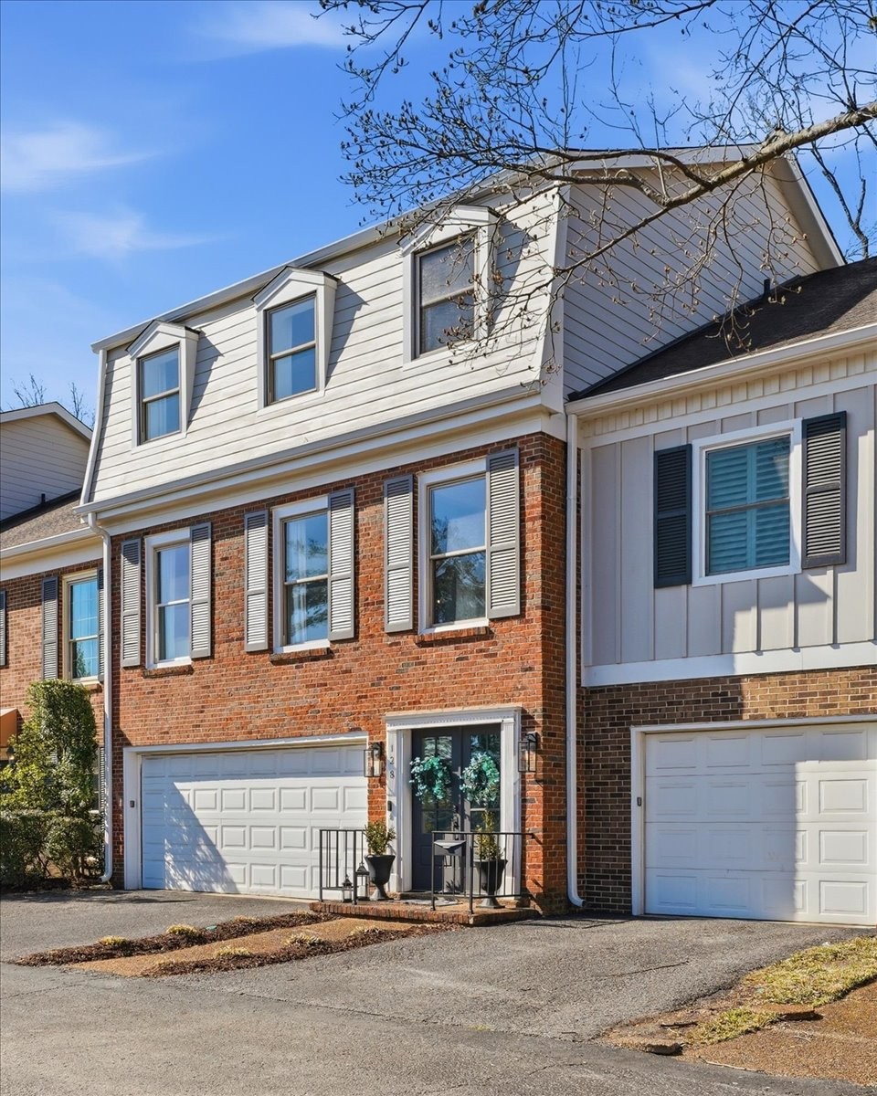 128 Jefferson Sq