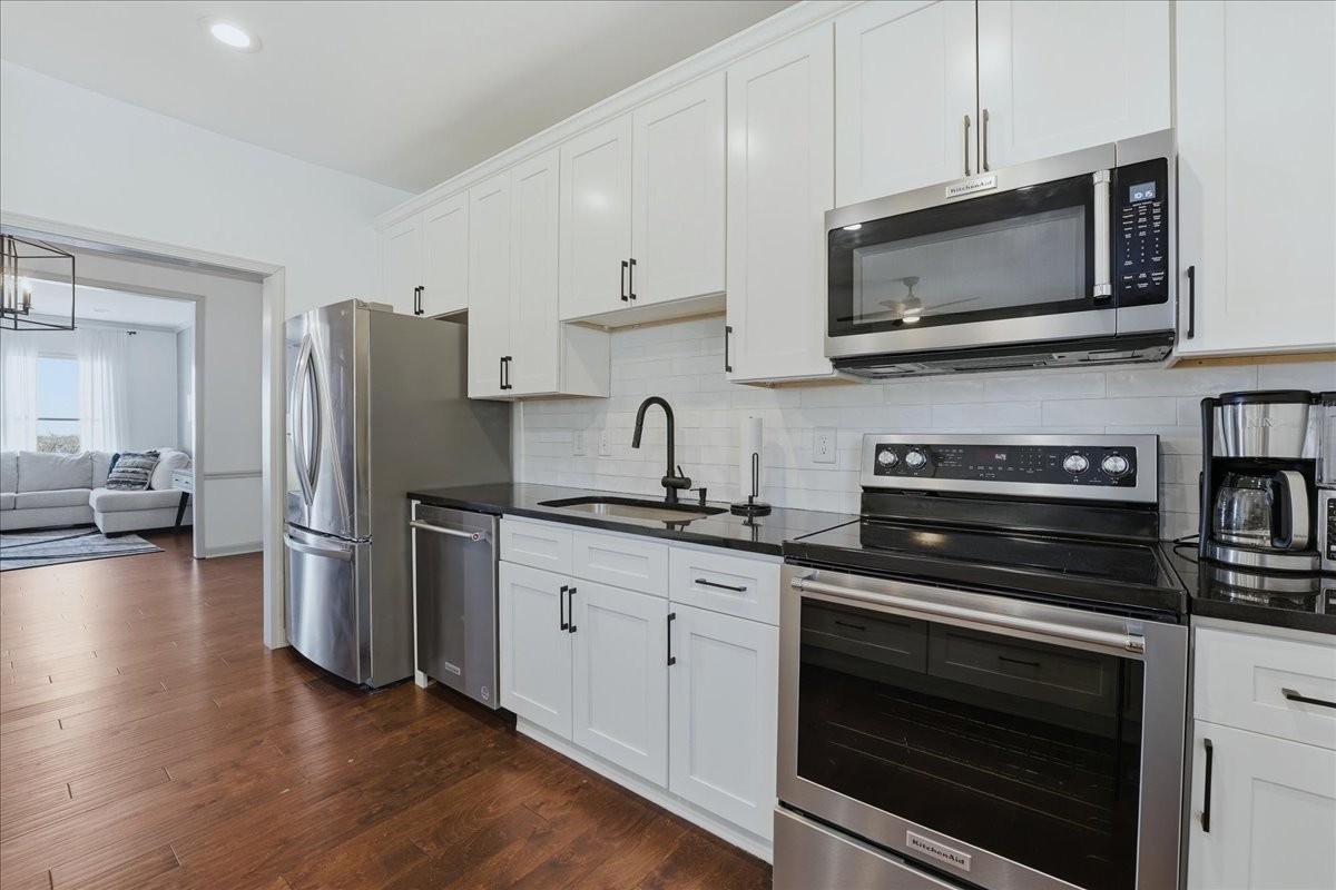 128 Jefferson Sq