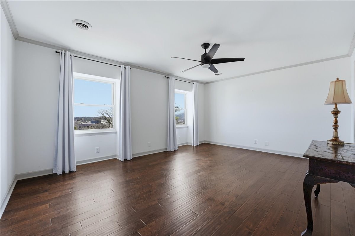 128 Jefferson Sq