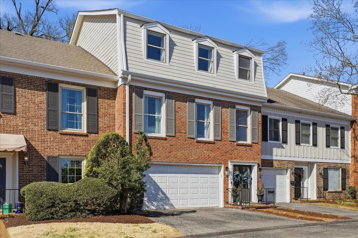 128 Jefferson Sq