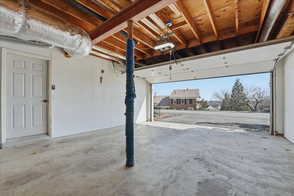 128 Jefferson Sq