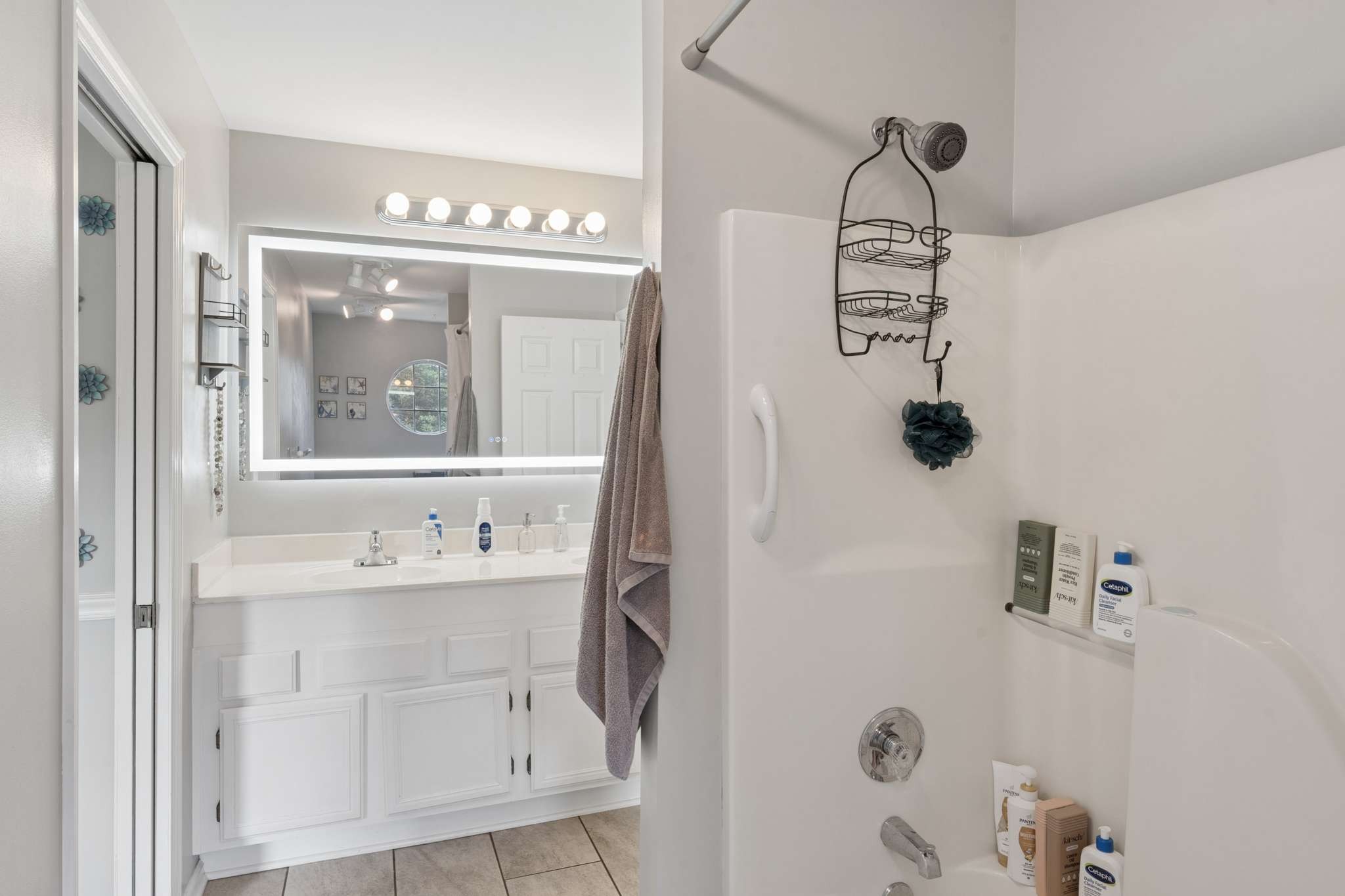 163 Clarendon Cir