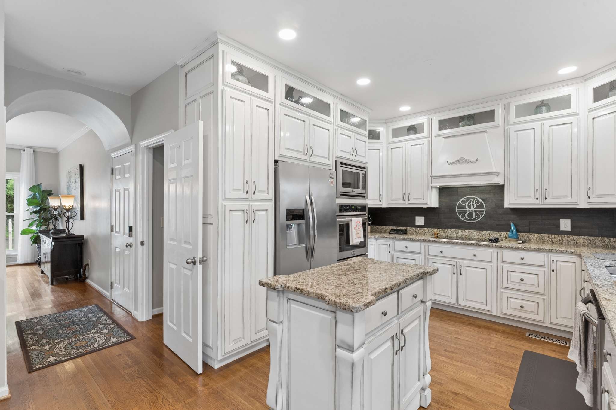 163 Clarendon Cir