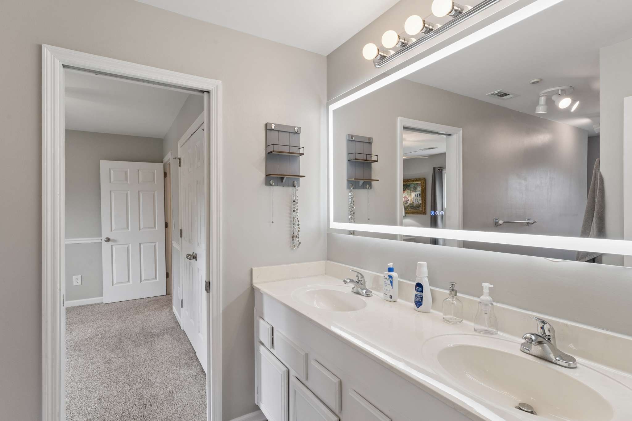 163 Clarendon Cir