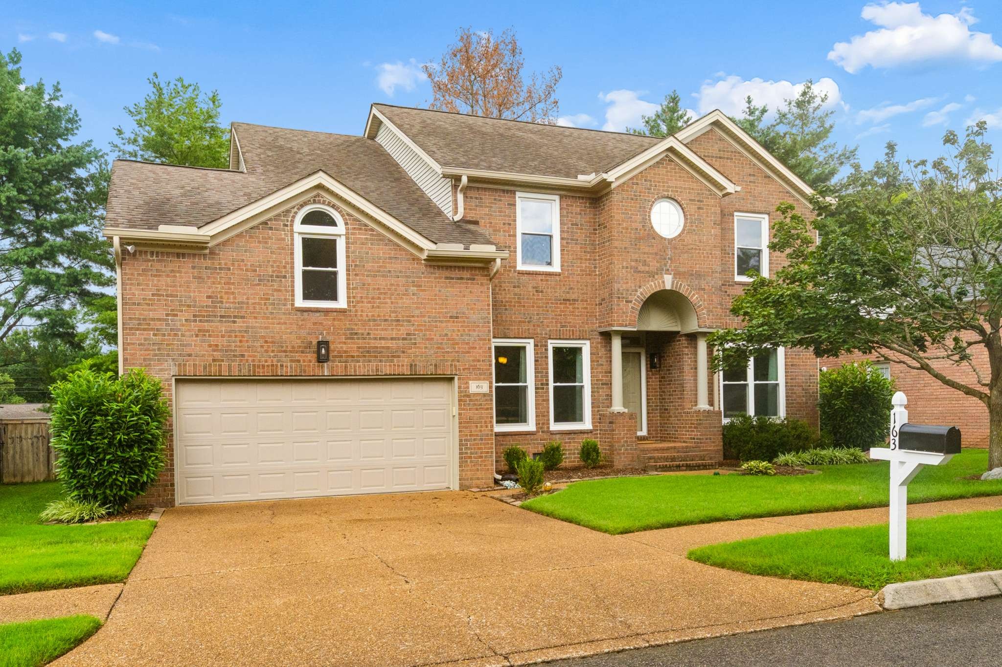 163 Clarendon Cir