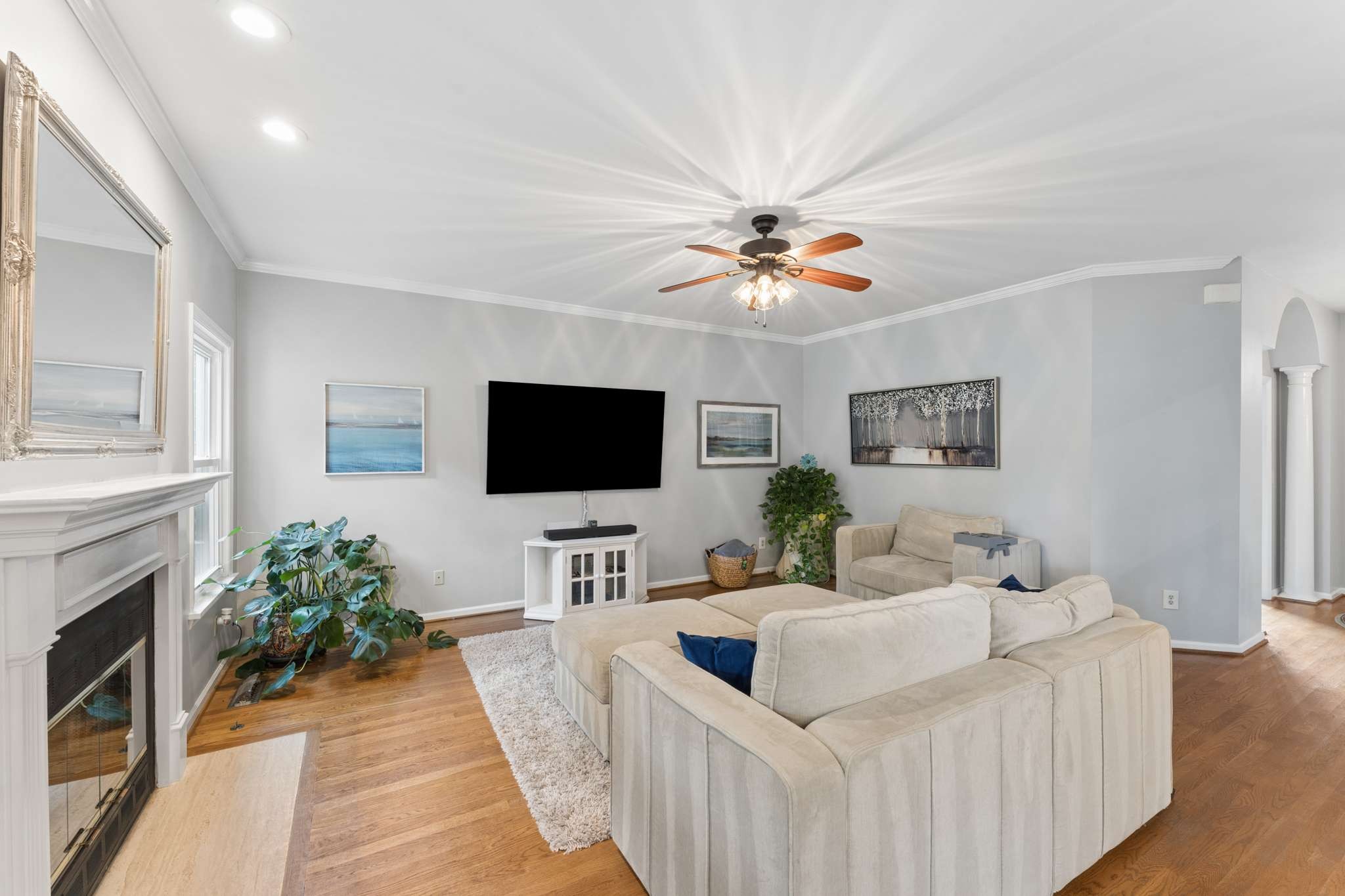 163 Clarendon Cir