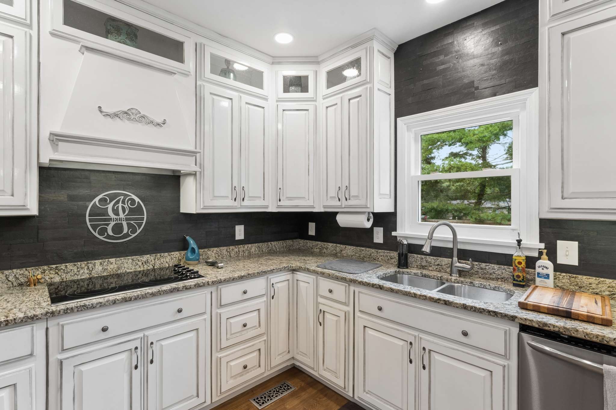 163 Clarendon Cir