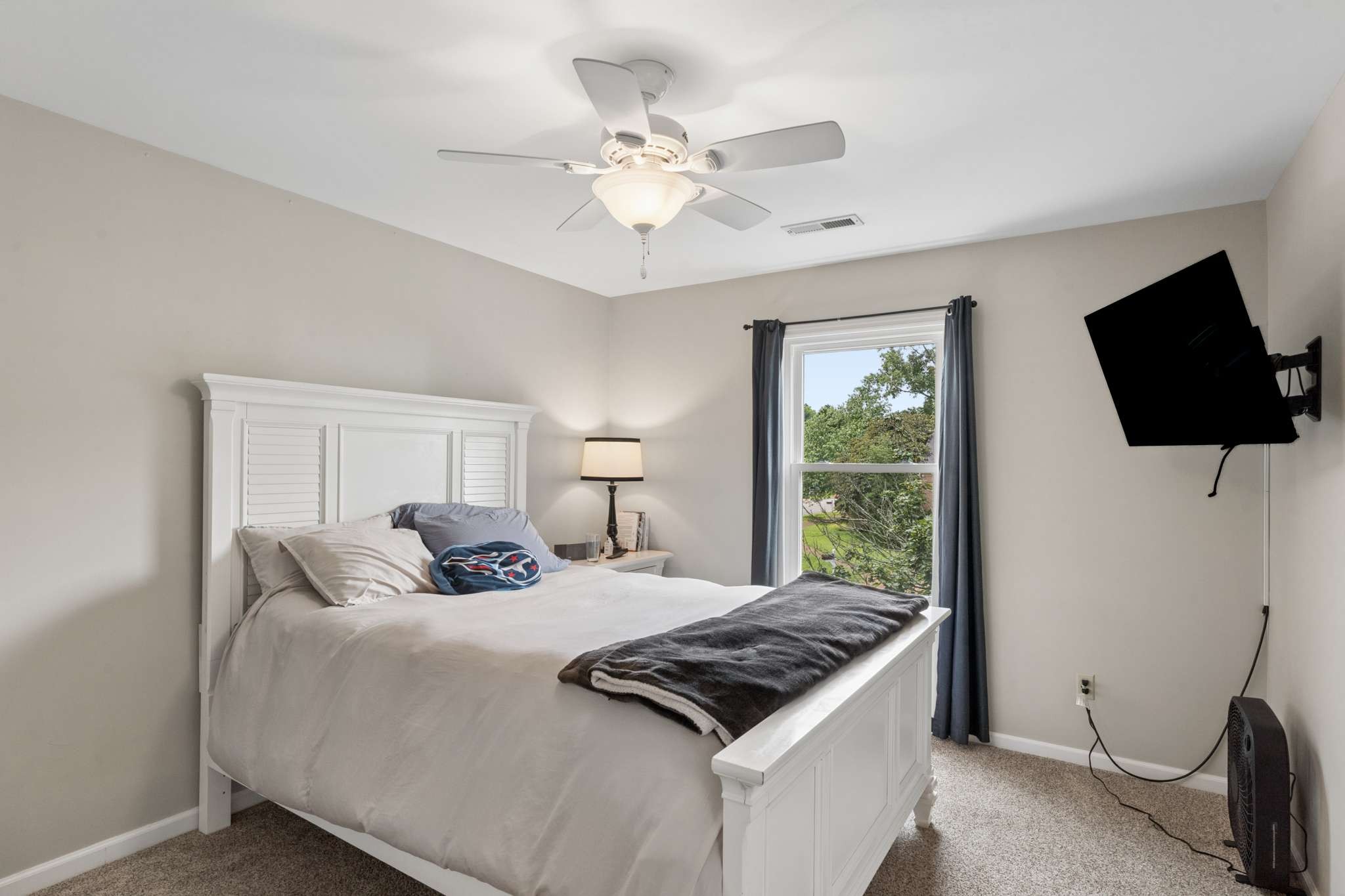 163 Clarendon Cir