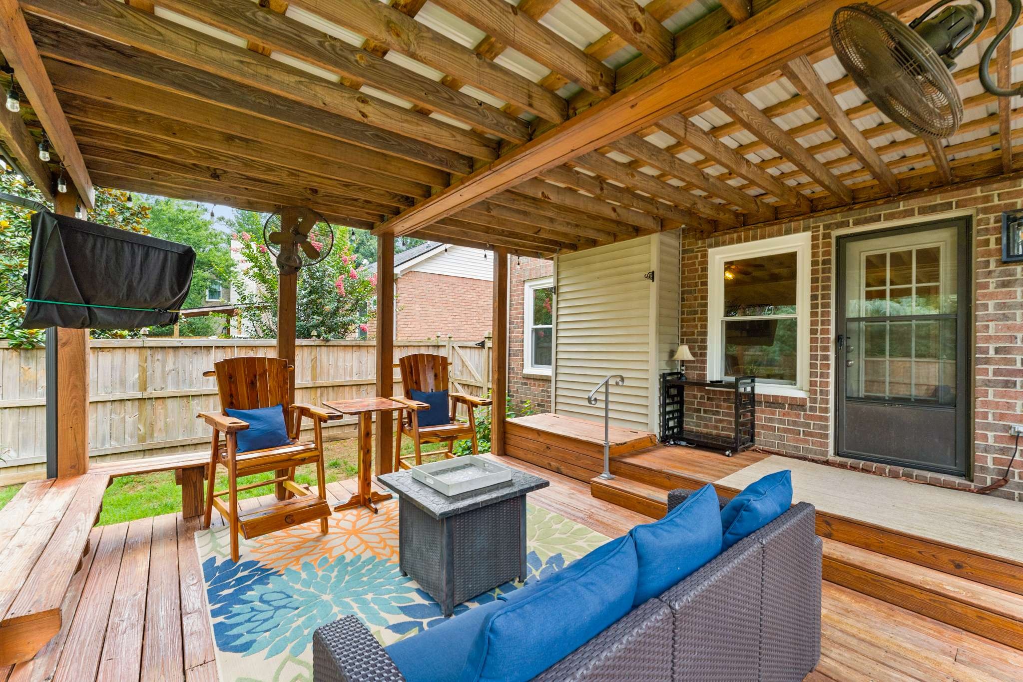 163 Clarendon Cir