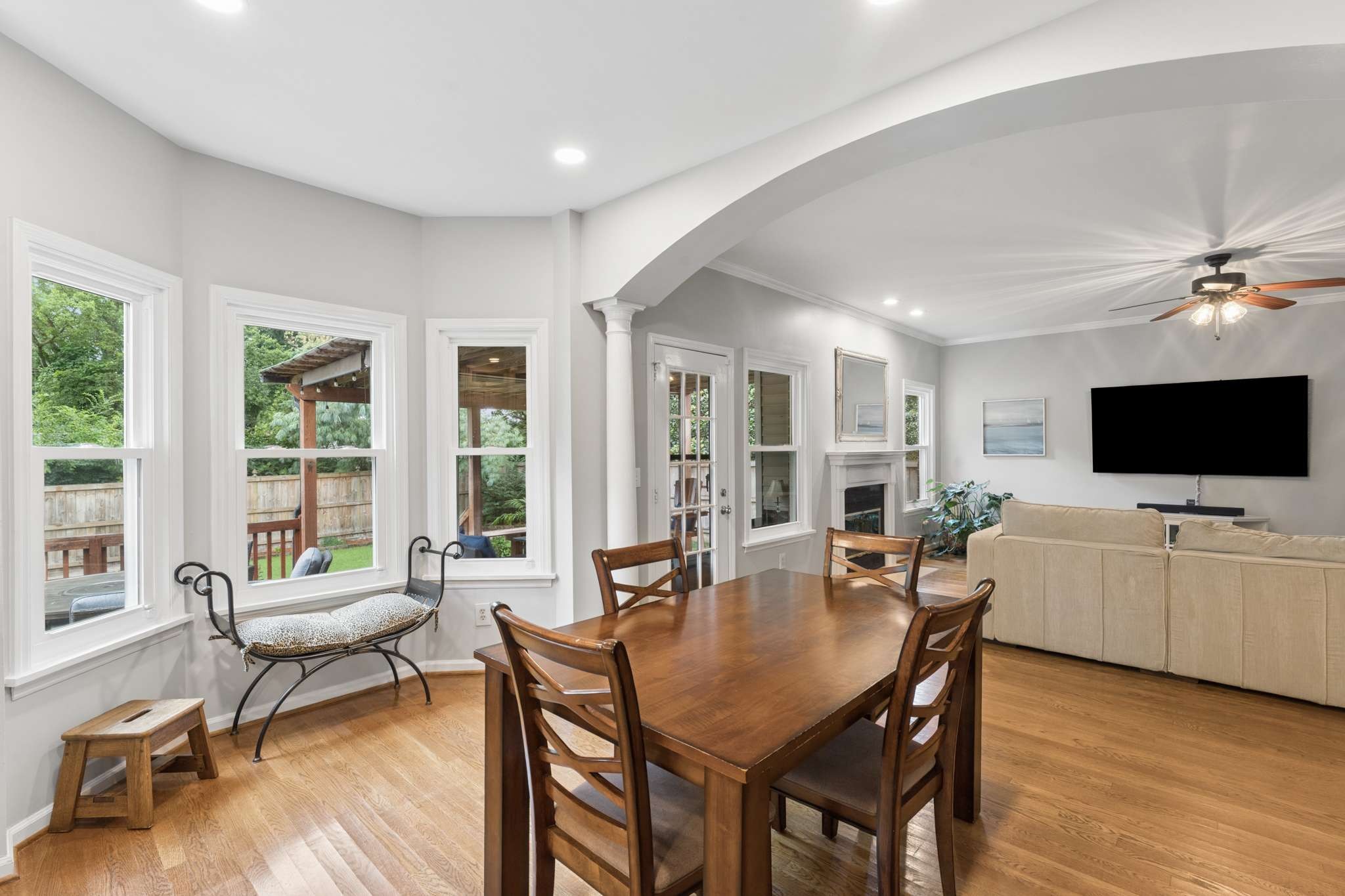163 Clarendon Cir