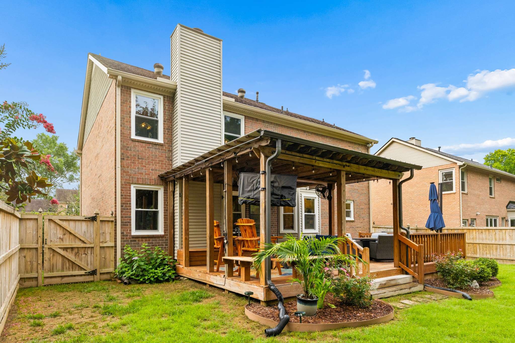 163 Clarendon Cir