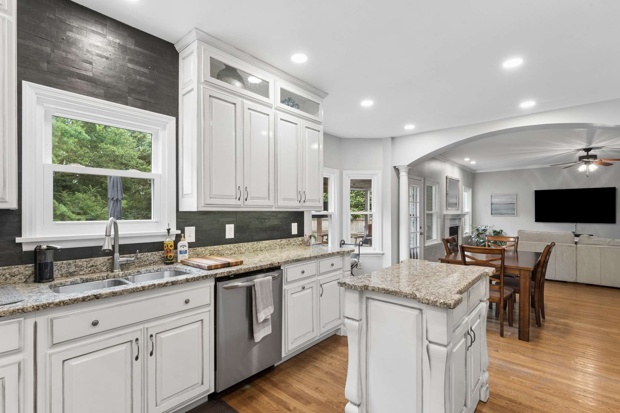 163 Clarendon Cir
