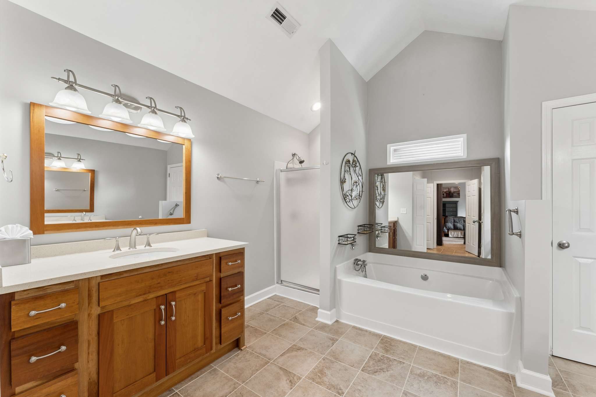 163 Clarendon Cir